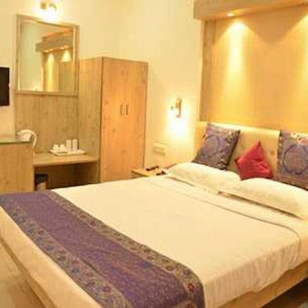 Rass Hotel Kanpur Eksteriør billede