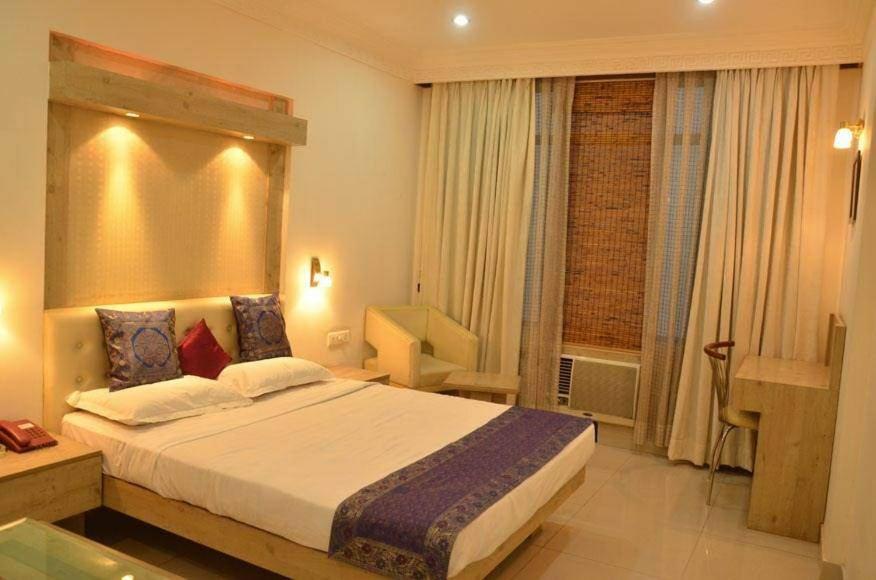 Rass Hotel Kanpur Eksteriør billede