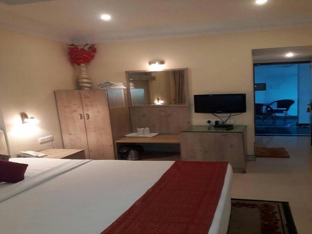 Rass Hotel Kanpur Eksteriør billede