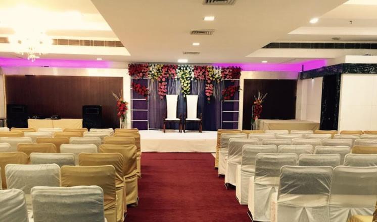 Rass Hotel Kanpur Eksteriør billede