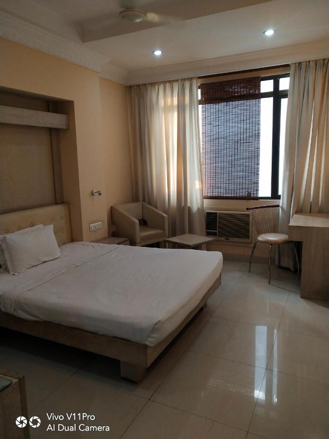Rass Hotel Kanpur Eksteriør billede