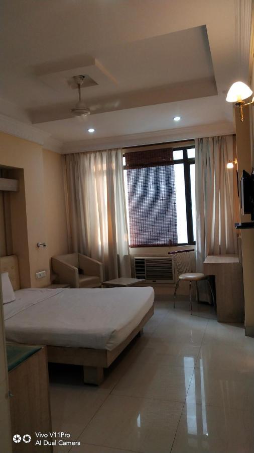 Rass Hotel Kanpur Eksteriør billede