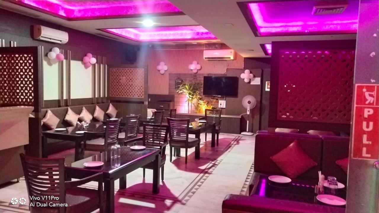 Rass Hotel Kanpur Eksteriør billede