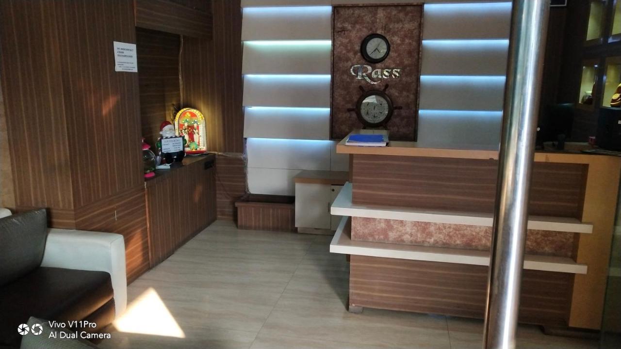 Rass Hotel Kanpur Eksteriør billede